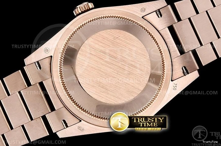 0123 RDD0219E – DayDate 36mm RelaxedFit 695